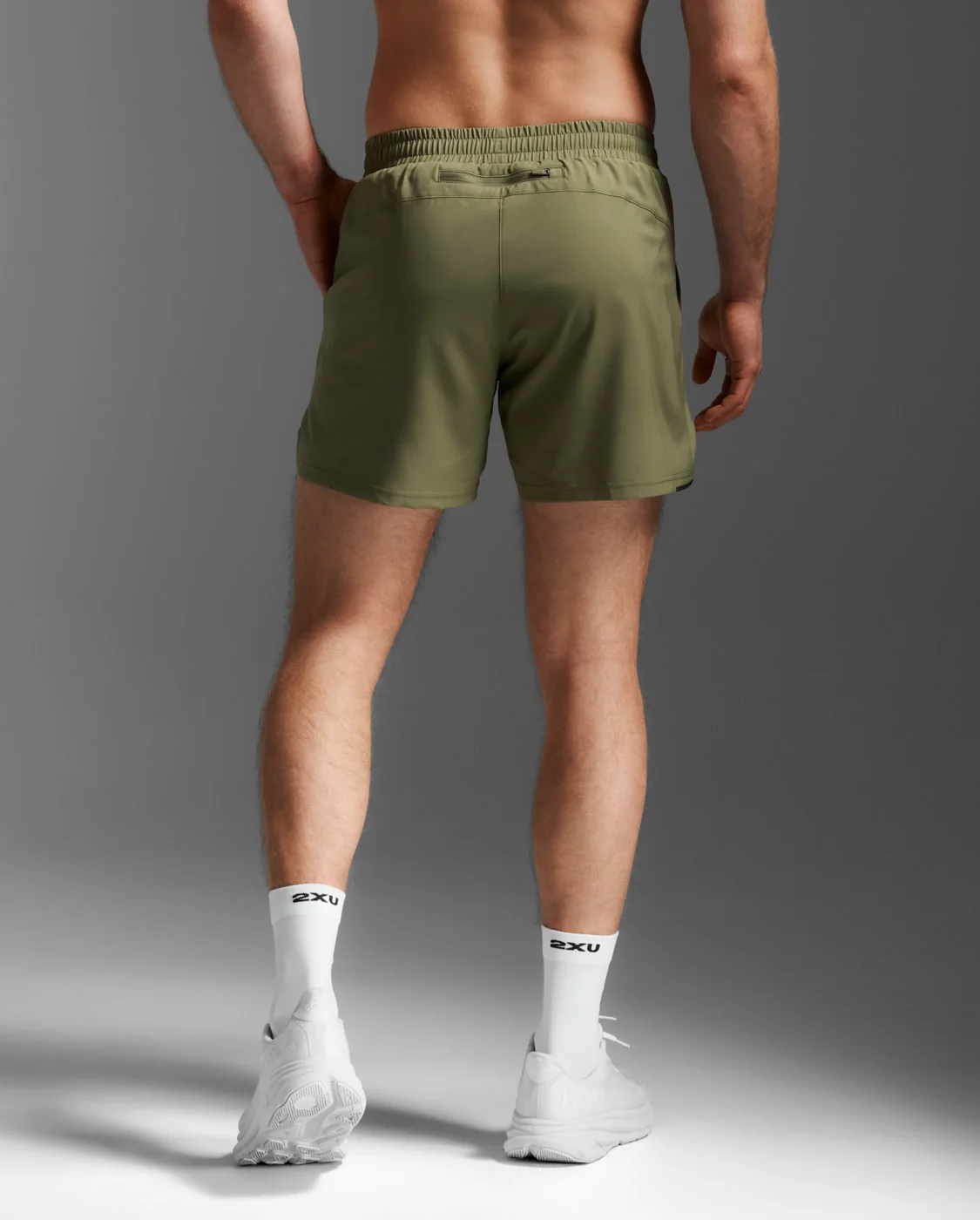 2XU Men Aero 5 Inch Shorts - Hunter / Black Reflective - Image 3