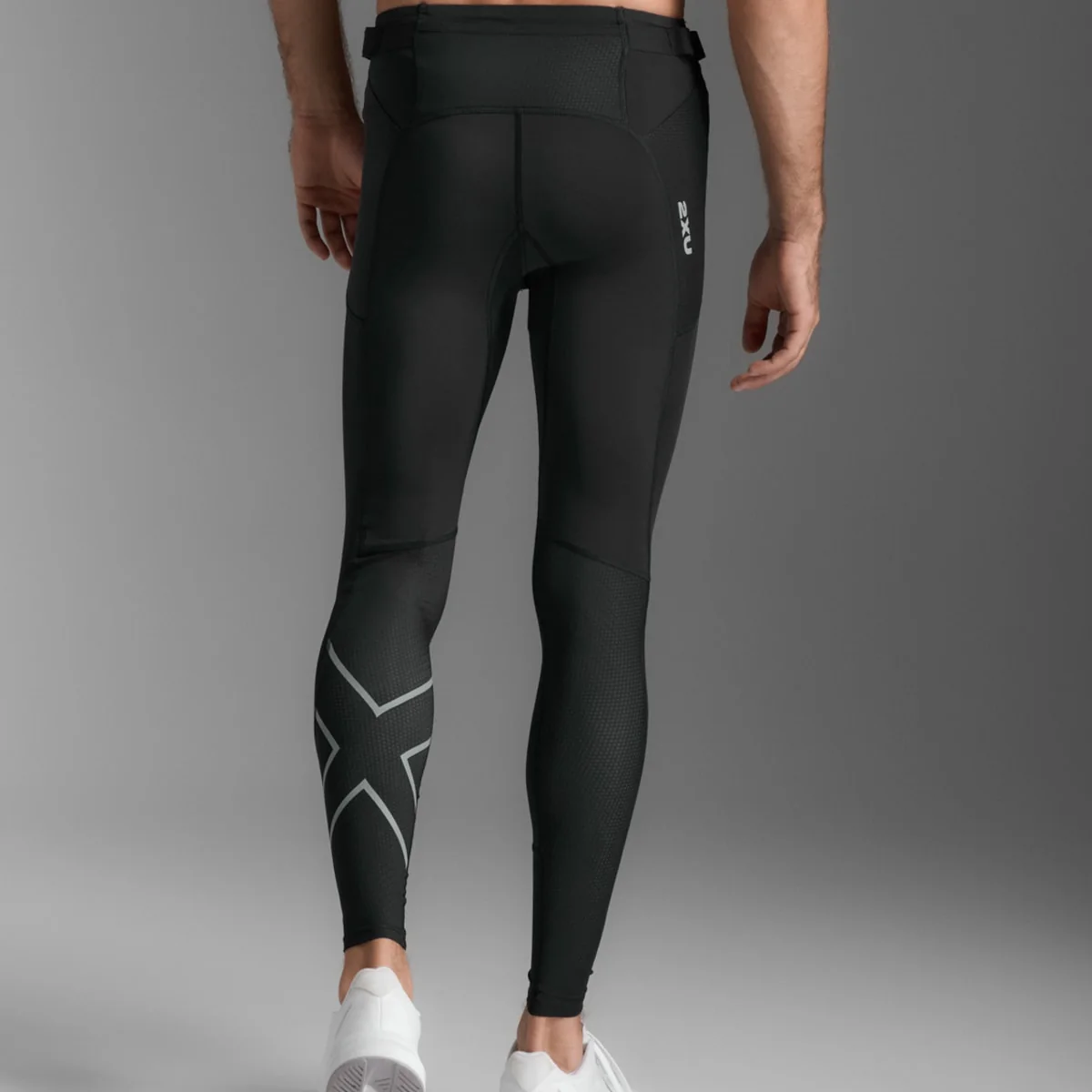 2XU Men Aero Mesh Compression Tights - Black / Silver Reflective - Image 2