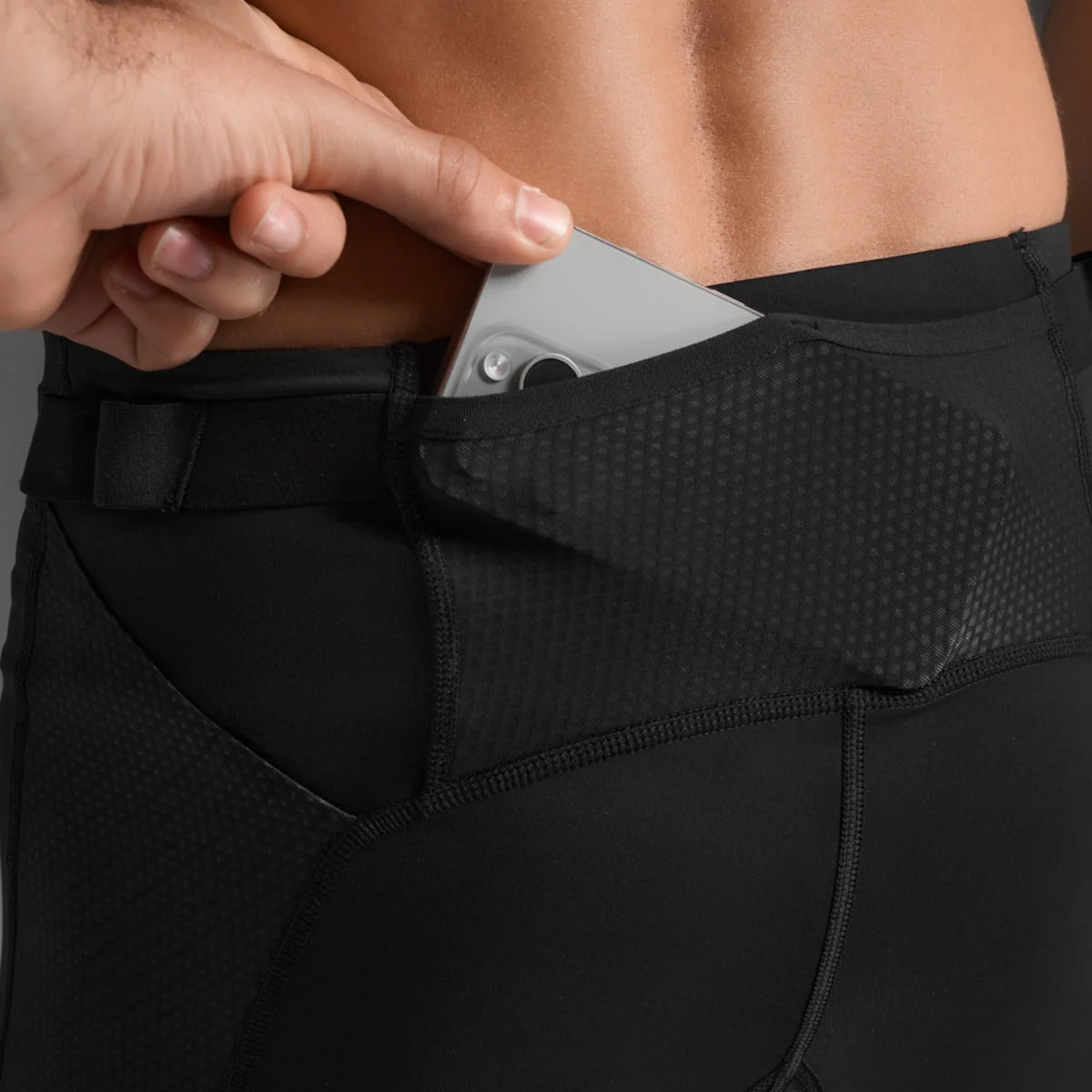 2XU Men Aero Mesh Compression Tights - Black / Silver Reflective - Image 5
