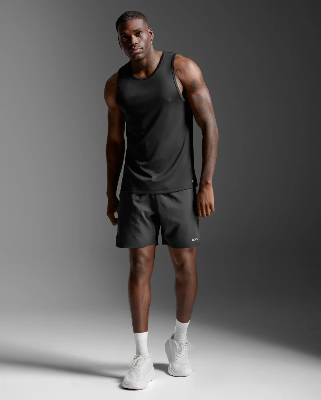 2XU Men Aero Mesh Tank - Black / Silver Reflective - Image 3