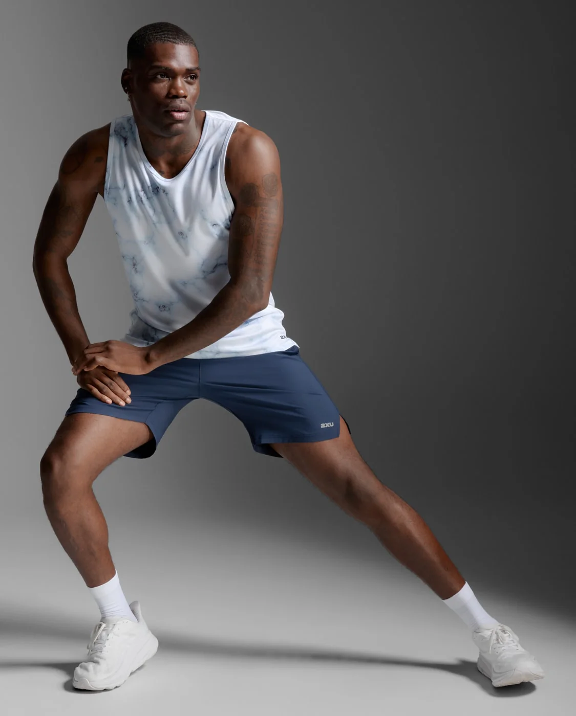 2XU Men Aero Mesh Tank - Blue Marble / Black Reflective - Image 7