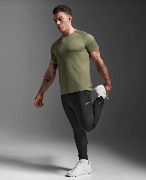 2XU Men Aero Mesh Tee - Alpine / Black Reflective - Image 3