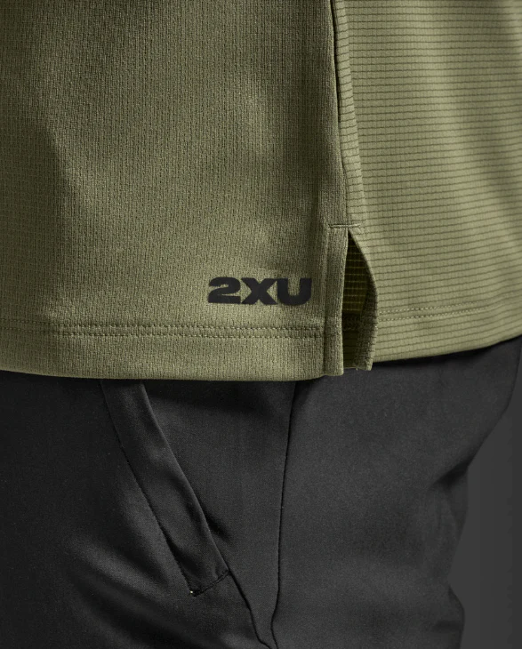 2XU Men Aero Mesh Tee - Alpine / Black Reflective - Image 5