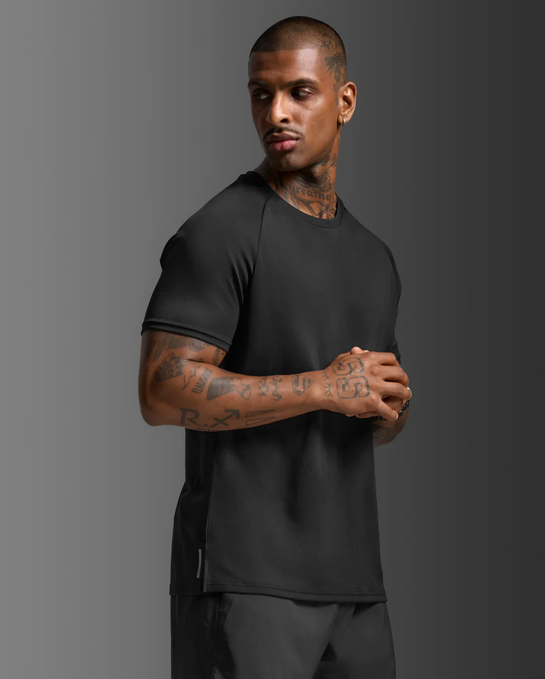 2XU Men Aero Mesh Tee - Black / Silver Reflective - Image 3