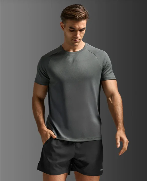 2XU Men Aero Mesh Tee - Jupiter / Black Reflective - Image 7