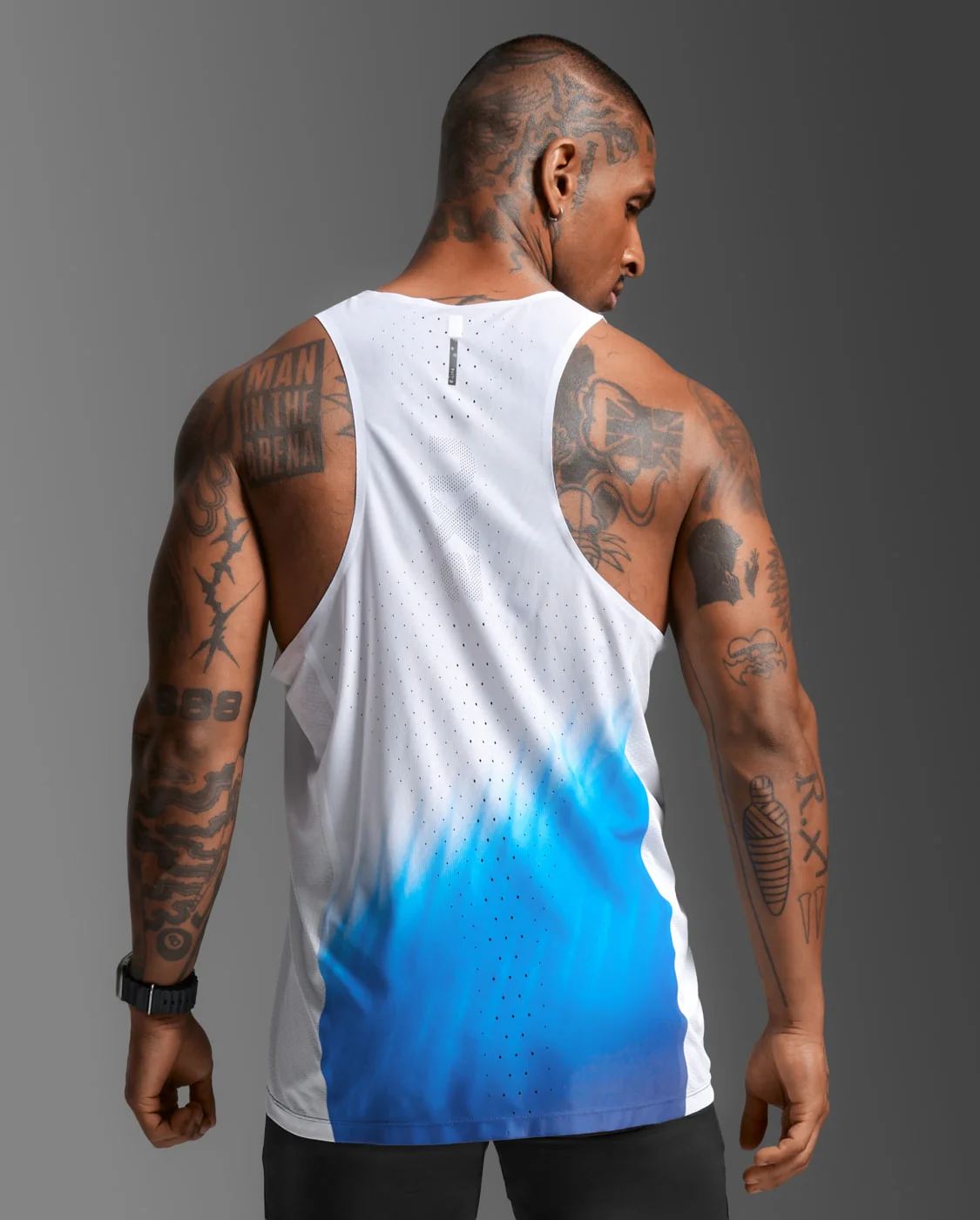 2XU Men Light Speed React Singlet - Blue Gradient / Black Reflective - Image 2