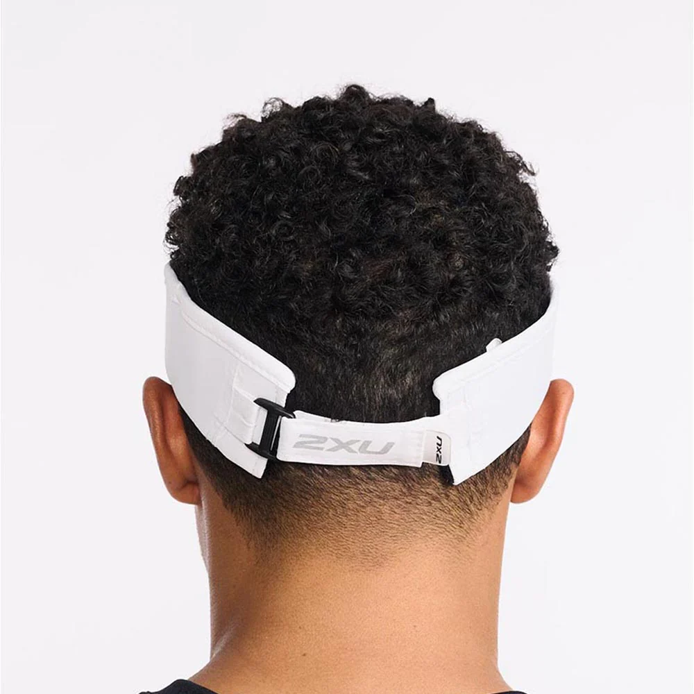 2XU Unisex Run Visor - White / White - Image 6