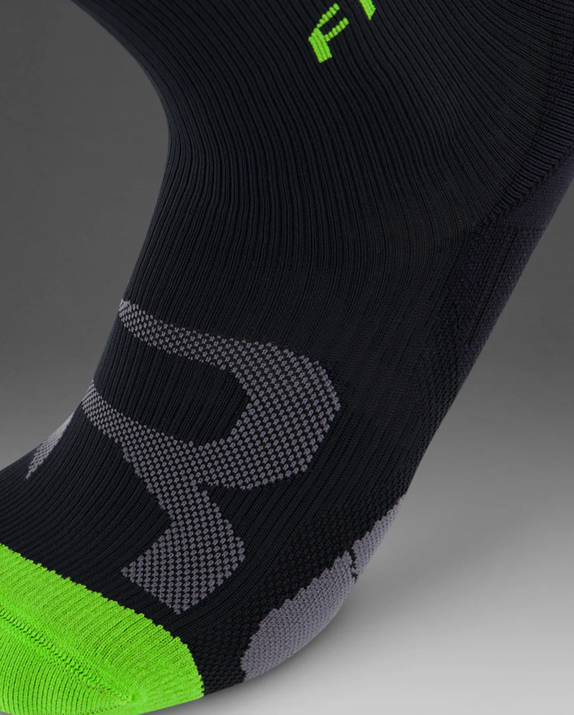 2XU Unisex Recovery Fir Compression Socks - Black / Grey - Image 2