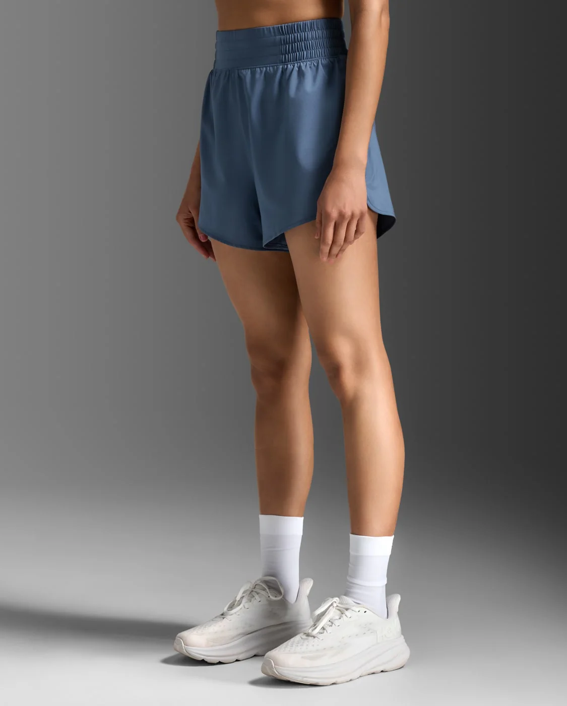 2XU Women Aero Hi-Rise 4 Inch Shorts - Indigo / Indigo Reflective - Image 3
