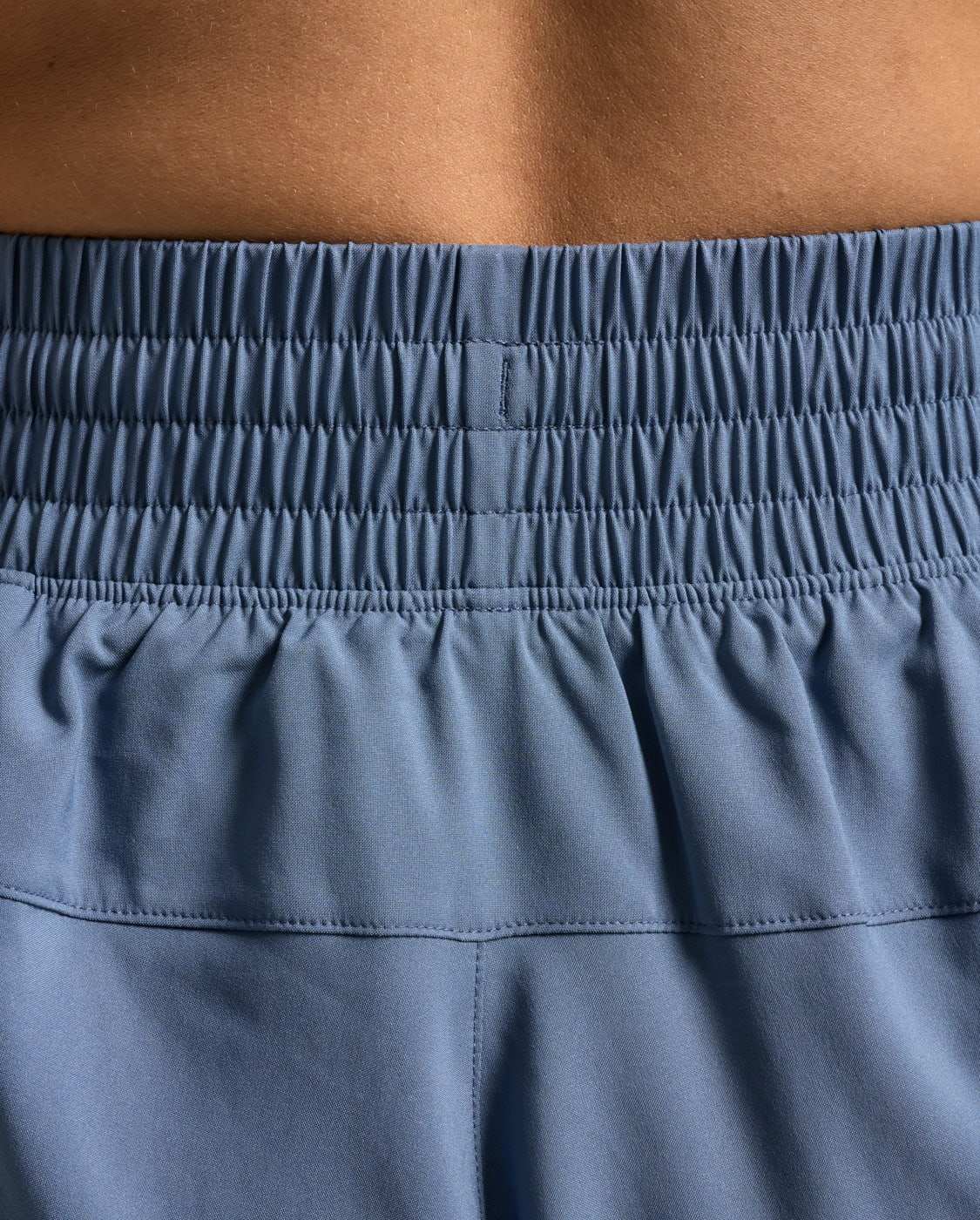 2XU Women Aero Hi-Rise 4 Inch Shorts - Indigo / Indigo Reflective - Image 8
