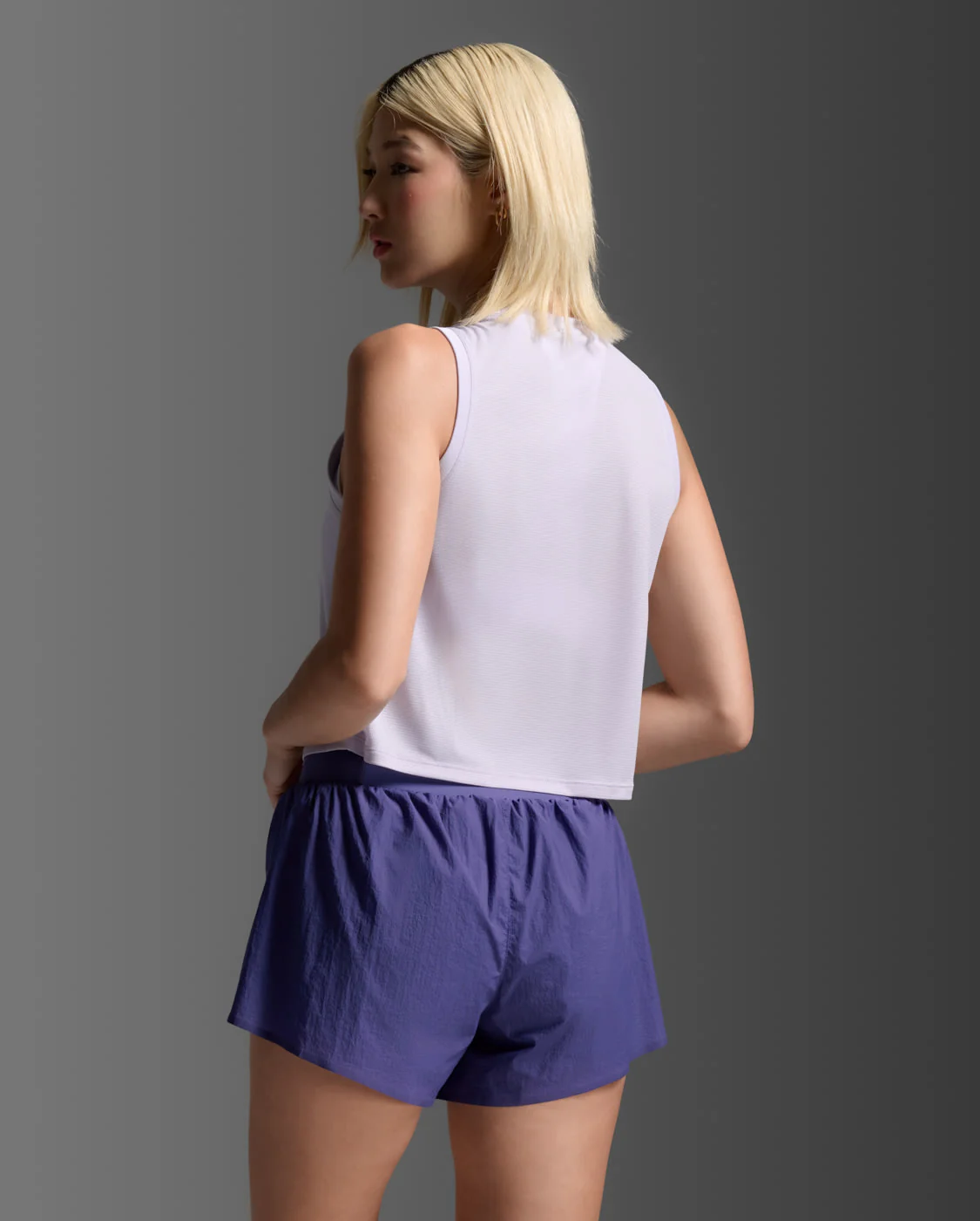 2XU Women Aero Mesh Crop Tank - Virtual Violet / Violet Reflective - Image 5