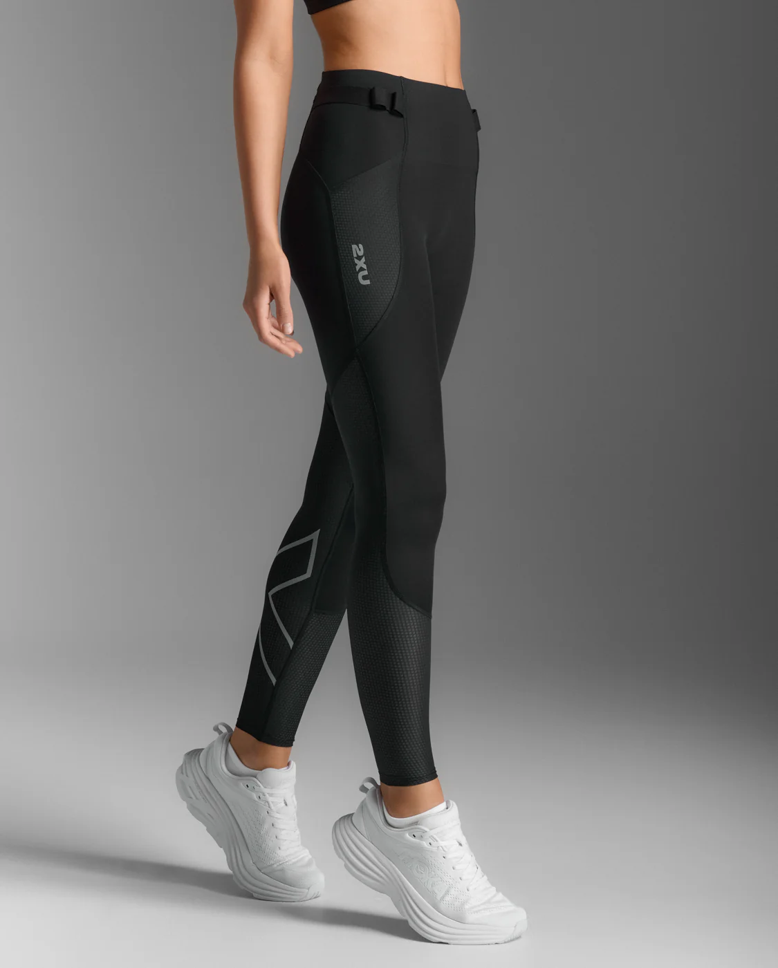 2XU Women Aero Mesh Hi-Rise Compression Tights - Black / Silver Reflective - Image 3