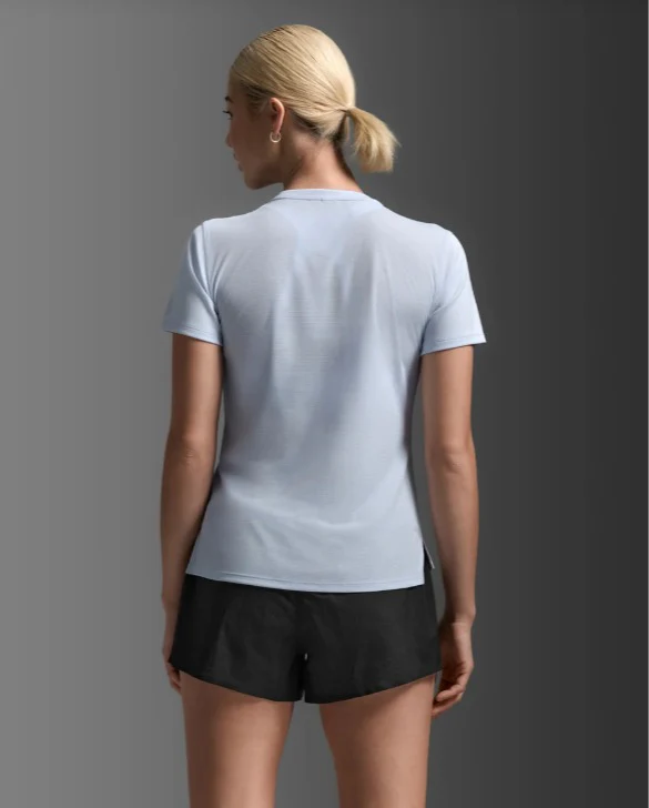 2XU Women Aero Mesh Tee - Halogen / Halogen Reflective - Image 3
