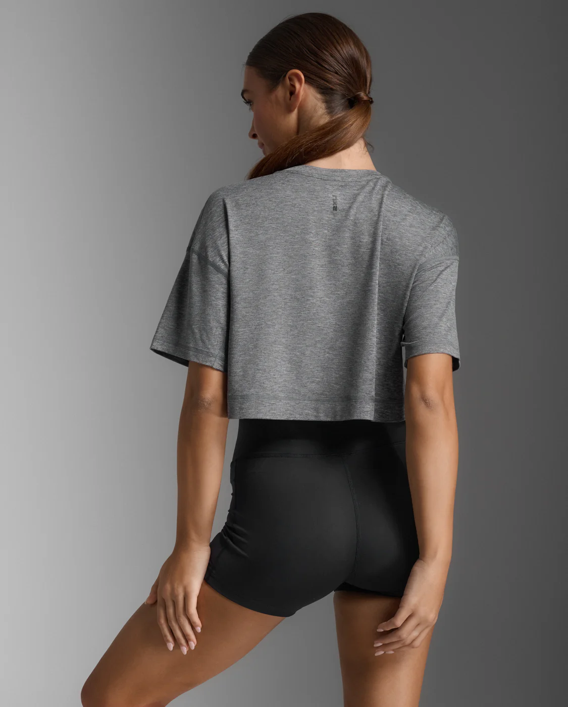 2XU Women Form Soft Jersey Crop Tee - Harbour Mist / Black - Image 4