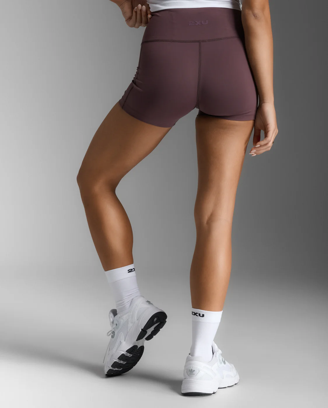 2XU Women Form Soft Touch Hi-Rise Compression Shorts - Raisin / Raisin - Image 3