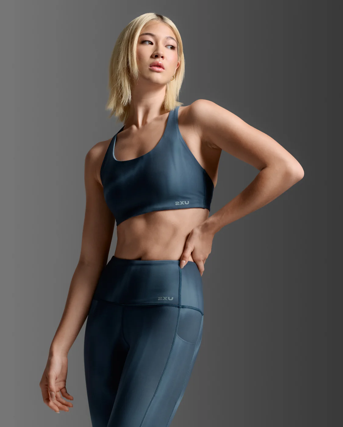2XU Women Form Strappy Low Impact Low Bra - Dark Sage Glass Grad / Dark Sage - Image 6