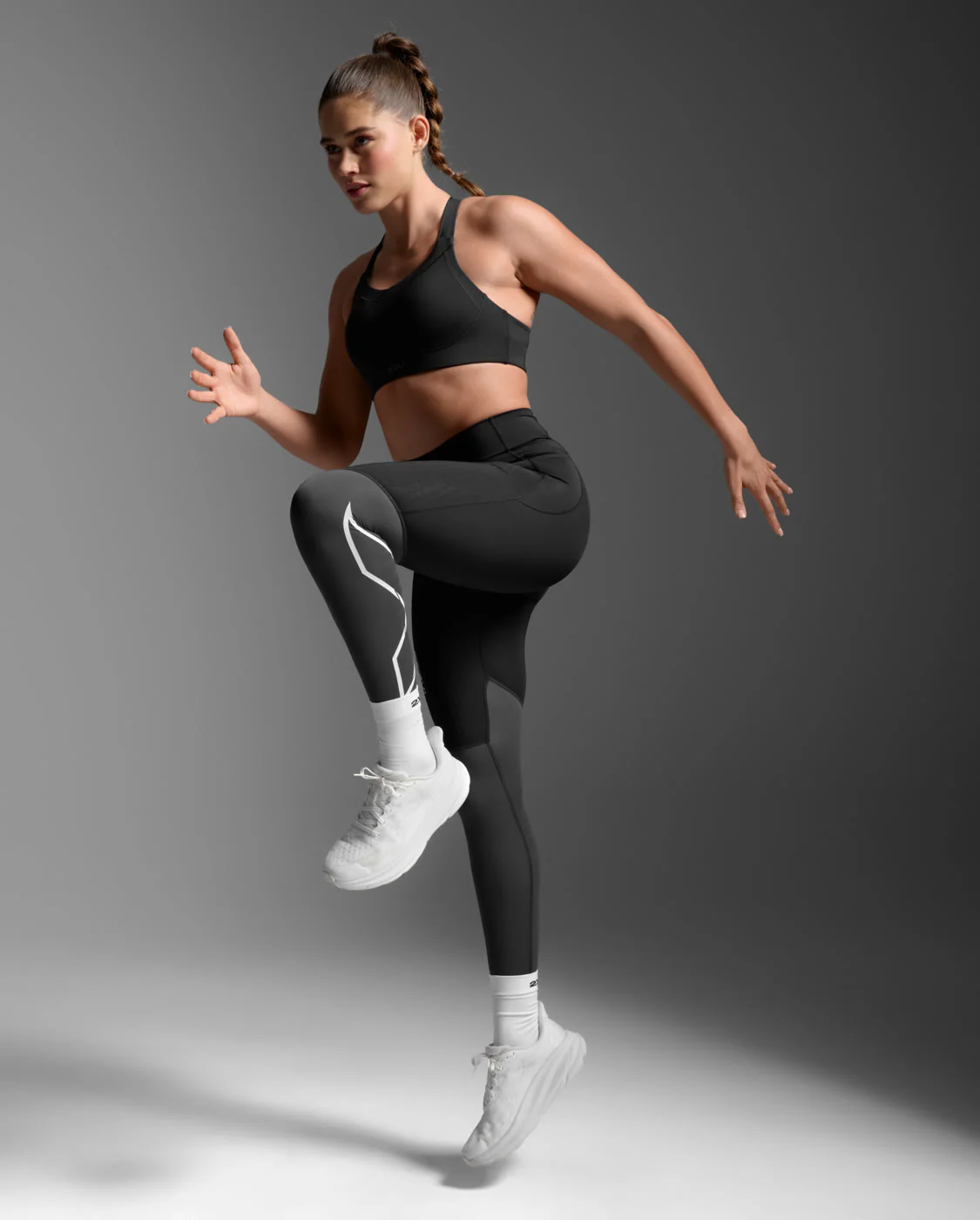 2XU Women Light Speed High Impact Sports Bra - Black / Silver Reflective - Image 3