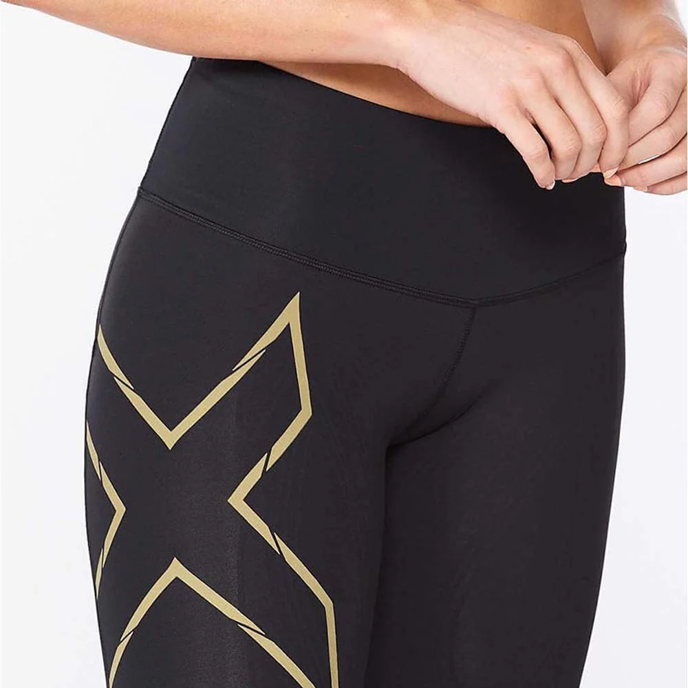 2XU Women Light Speed Mid-Rise Compression Short - Black / Gold Reflective - Image 2