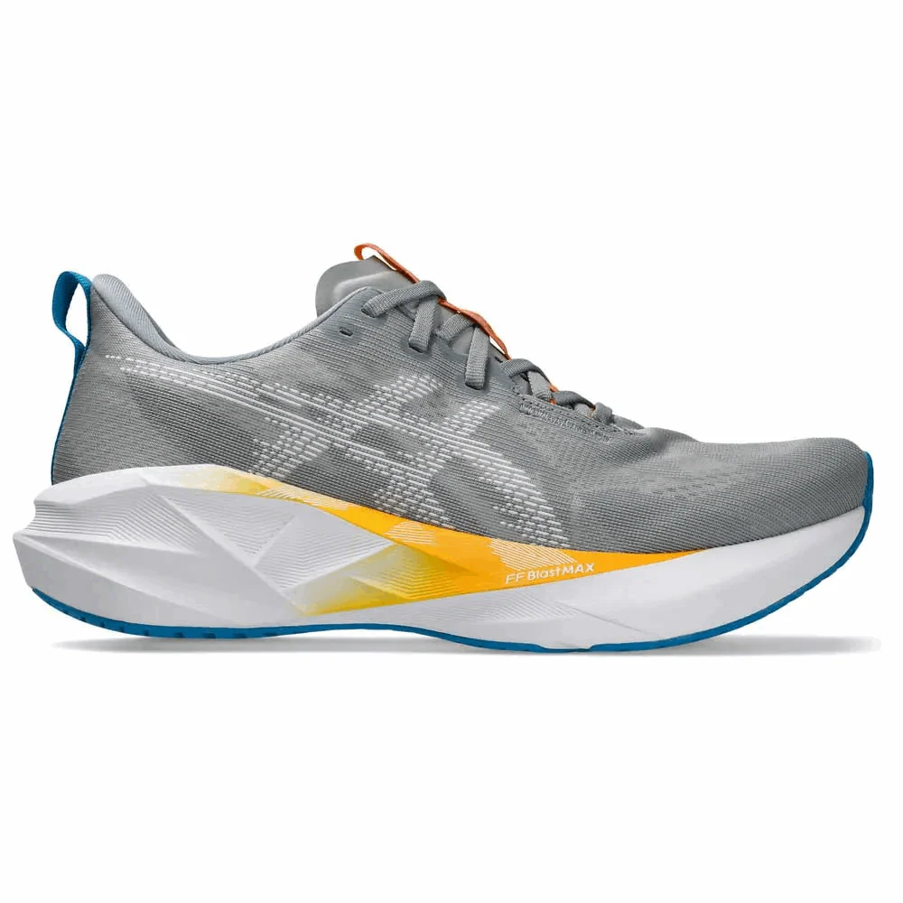 ASICS Men Novablast 5 Wide - Gravel / White - Image 8