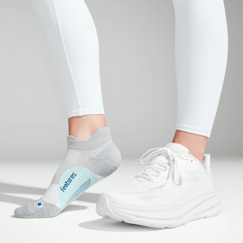 Feetures Active Elite Light Cushion No Show Tab - Gray Sky - Image 2