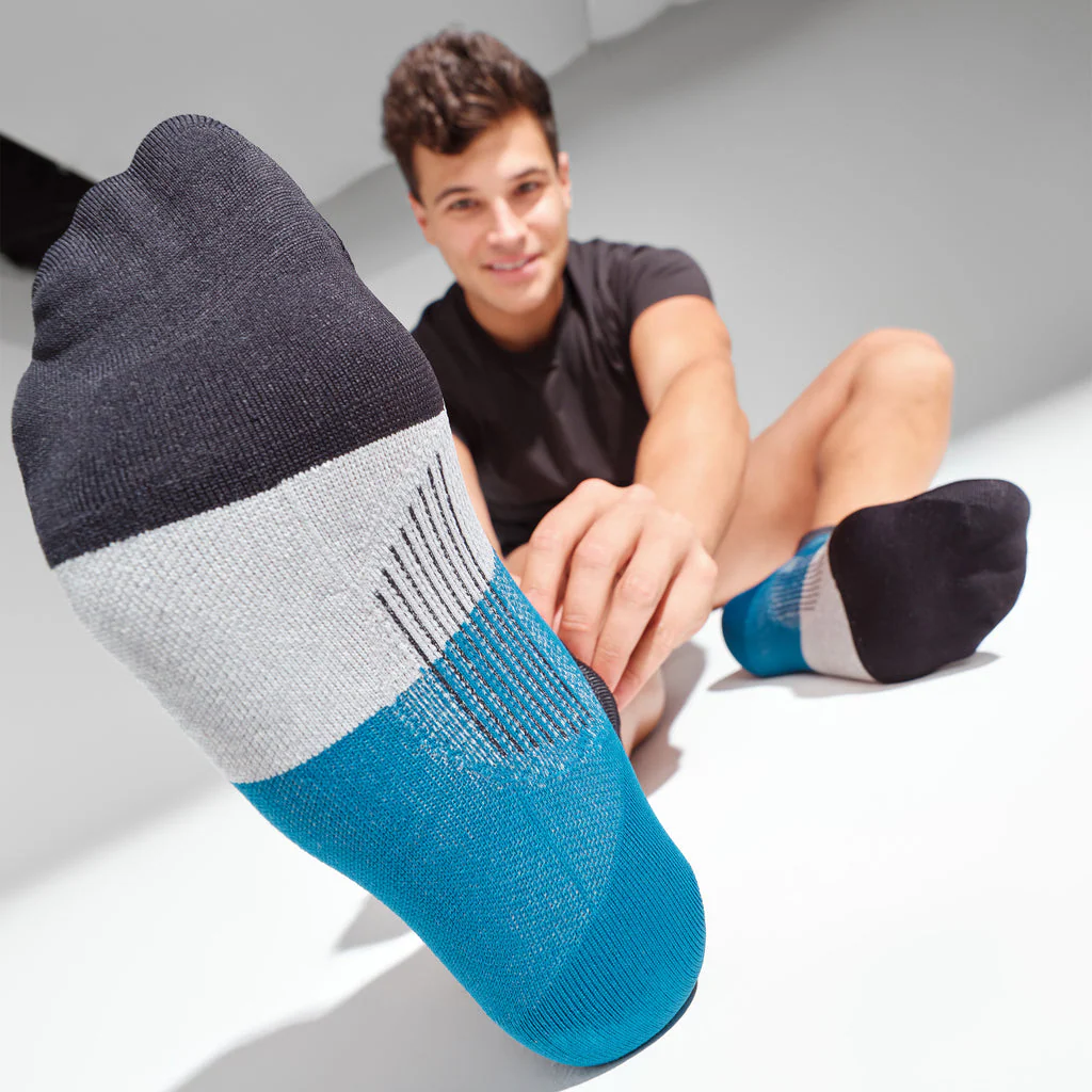 Feetures Active Elite Ultra Light Cushion No Show Tab - Black Sea - Image 3