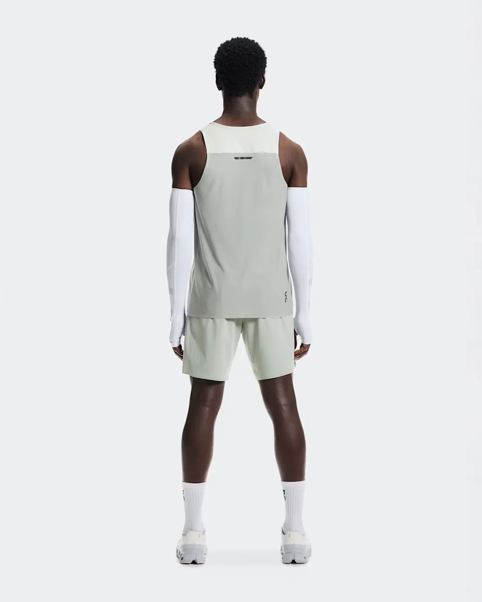 On Men Performance Tank - Iceberg / Tin - Image 9