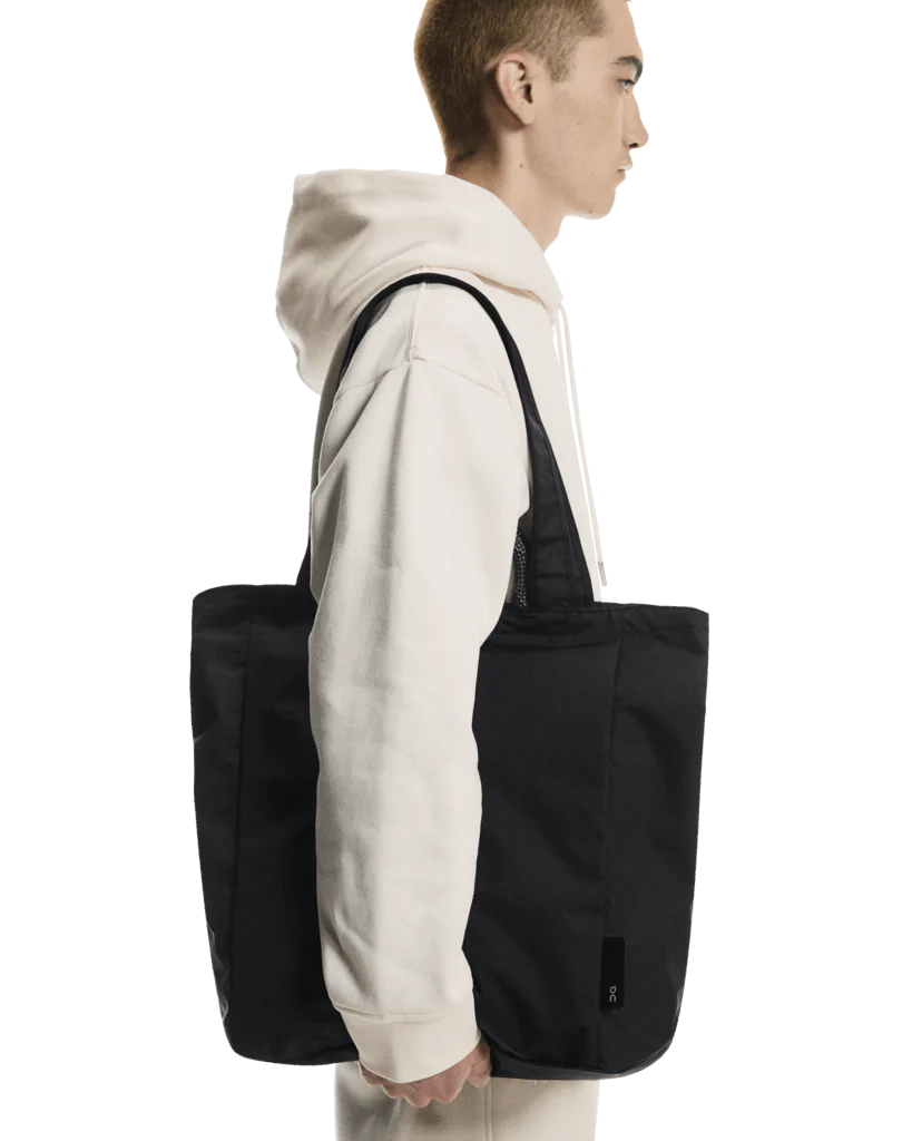 On Unisex Tote Pack 25L - Black - Image 6