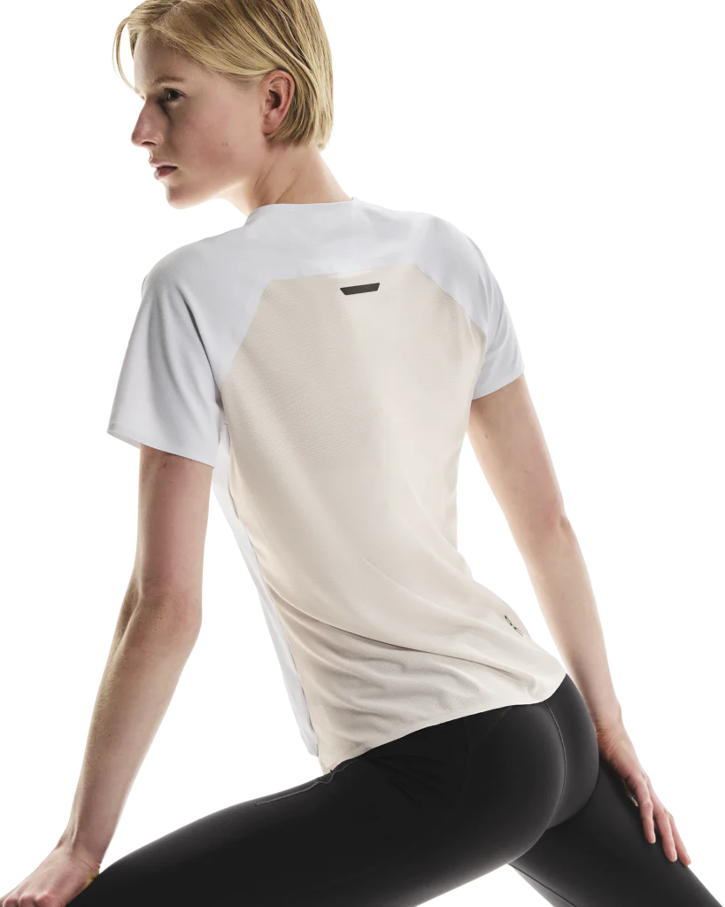 On Women Performance-T - White / Silver - Image 2