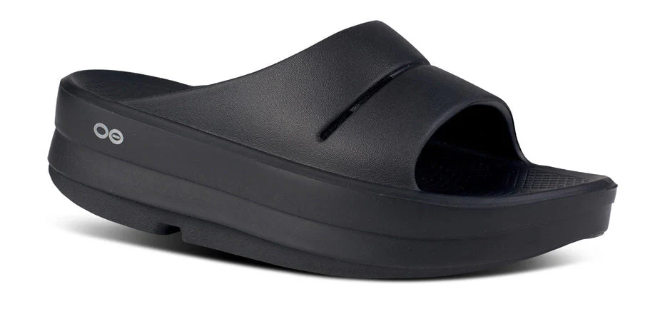 OOFOS Women OOmega OOahh Slide - Matte Black - Image 3