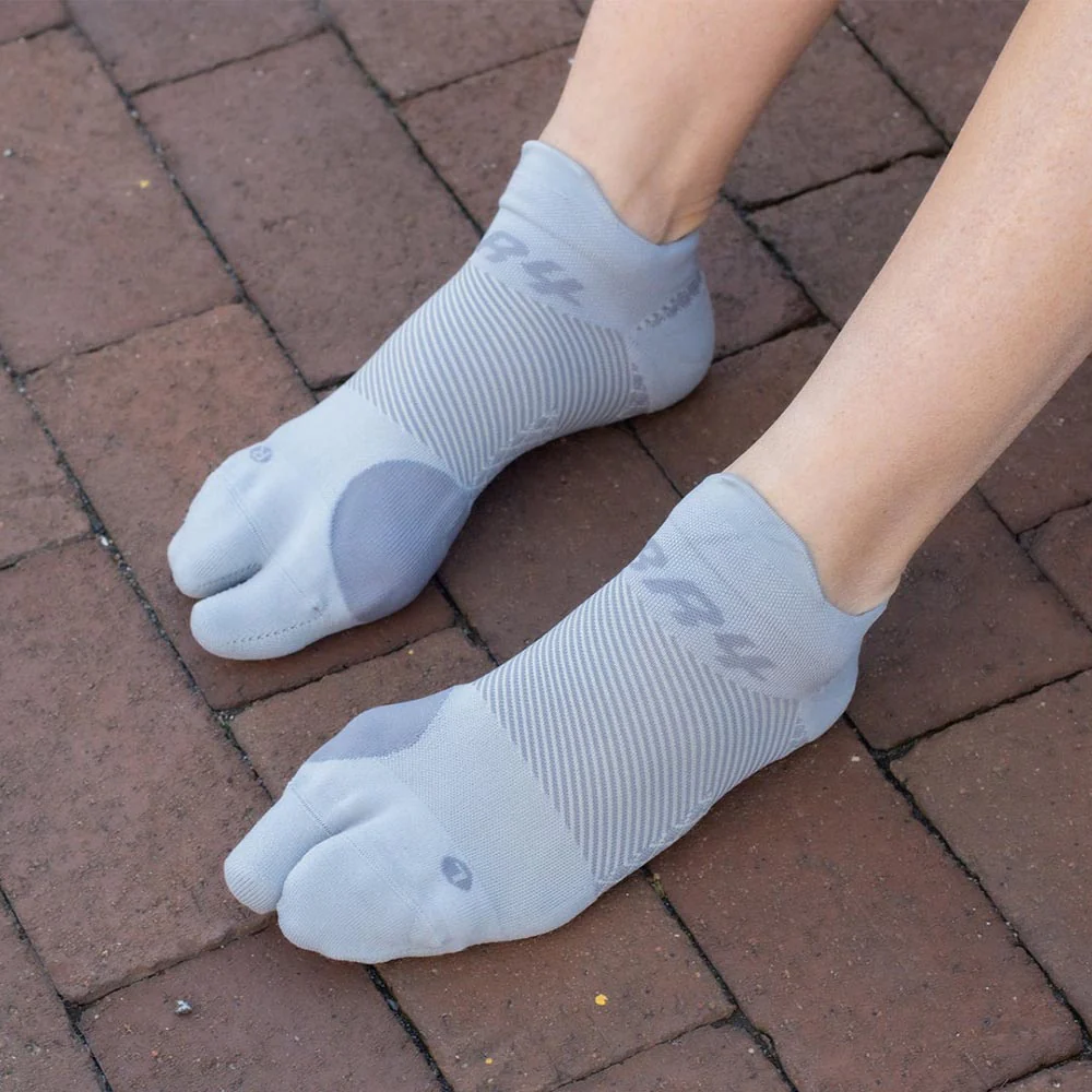 OS1st BR4 Bunion Relief Socks - White - Image 3